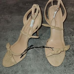 Who What Wear nude heel with bow detail